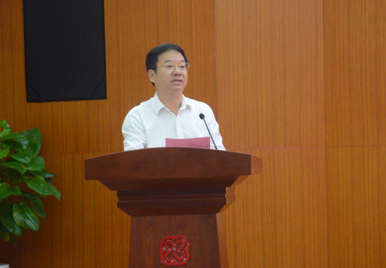 黄春波在开幕式上致辞(黄浩伶/摄)